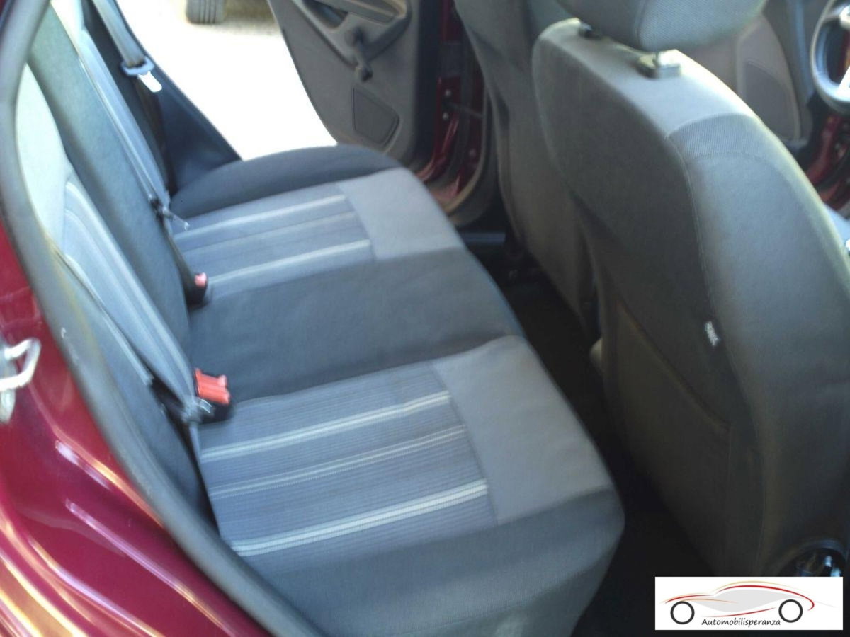 Ford Fiesta 1.4 TDCi 68CV 5 porte Titanium (8)