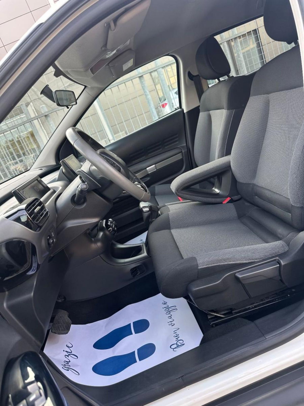 Citroen C4 Cactus PureTech 82 S&S ETG Shine Edition (18)