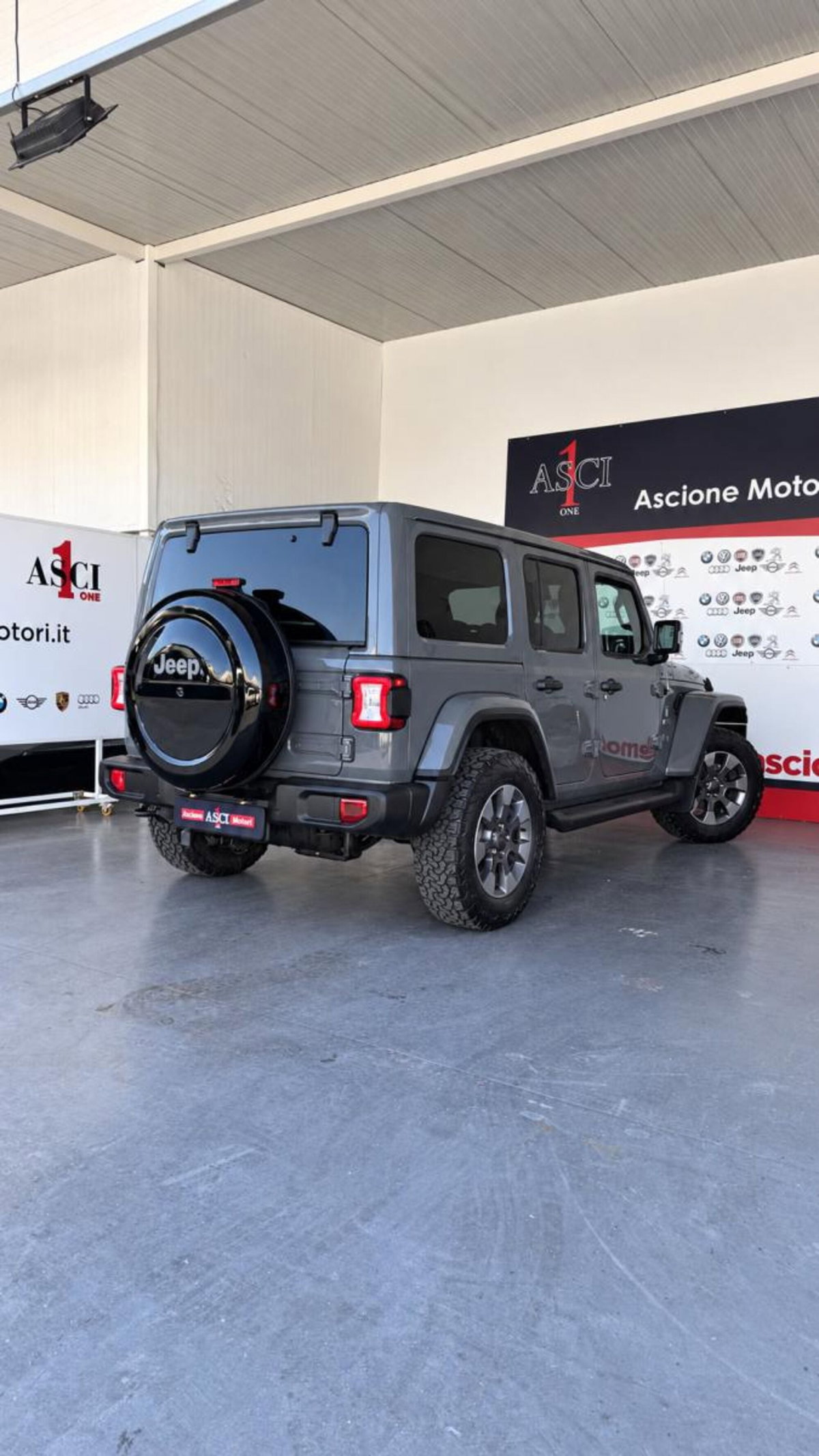Jeep Wrangler Unlimited 2.2 Mjt II Sahara (2)