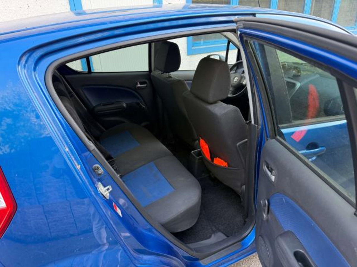 Suzuki Splash 1.0 GLS Style (10)