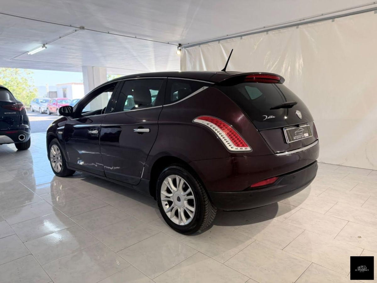 Lancia Delta 1.6 MJT DPF Silver (6)