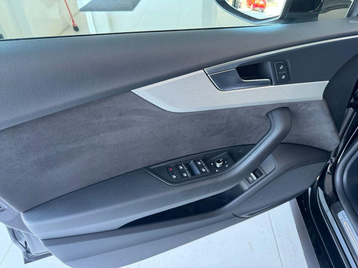 Audi A5 Sportback 2.0 TDI (9)