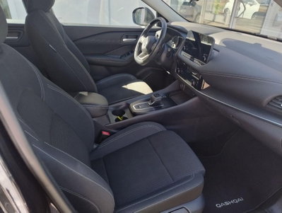 Nissan Qashqai 1.3 DIG-T 160 CV DCT Business (18)