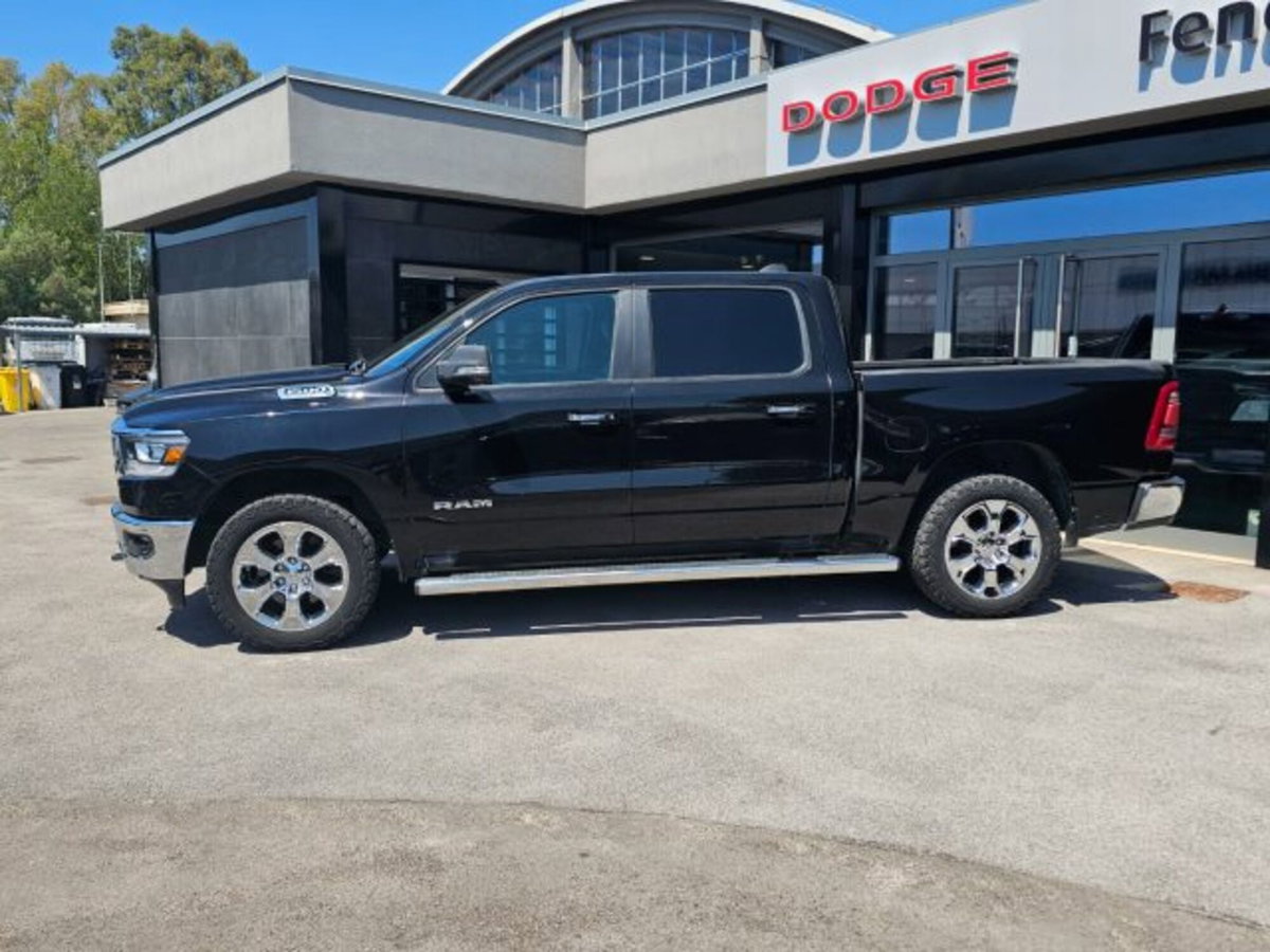 Ram Ram Pick-up Ram 1500 5.7 V8 Crew Cab Big Horn Black 395cv at8 (4)