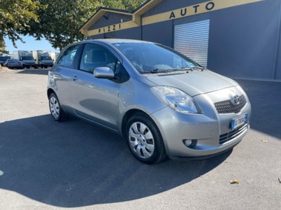 Toyota Yaris 1.3i 16V cat Luna '03 (2)