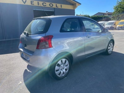 Toyota Yaris 1.3i 16V cat Luna '03 (3)