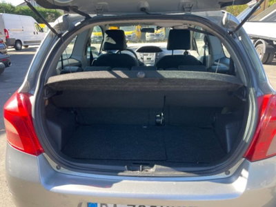 Toyota Yaris 1.3i 16V cat Luna '03 (5)
