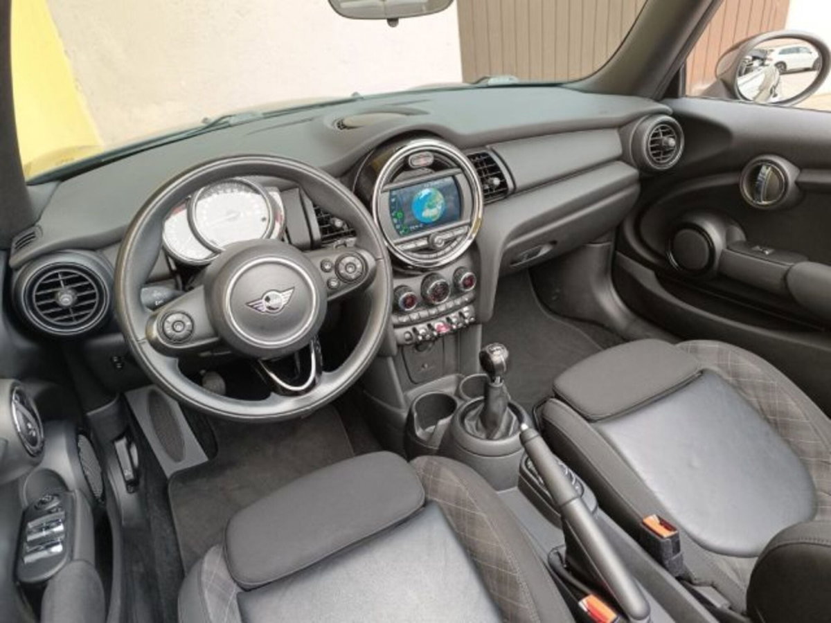 MINI Mini Cabrio 1.5 One Cabrio (2)