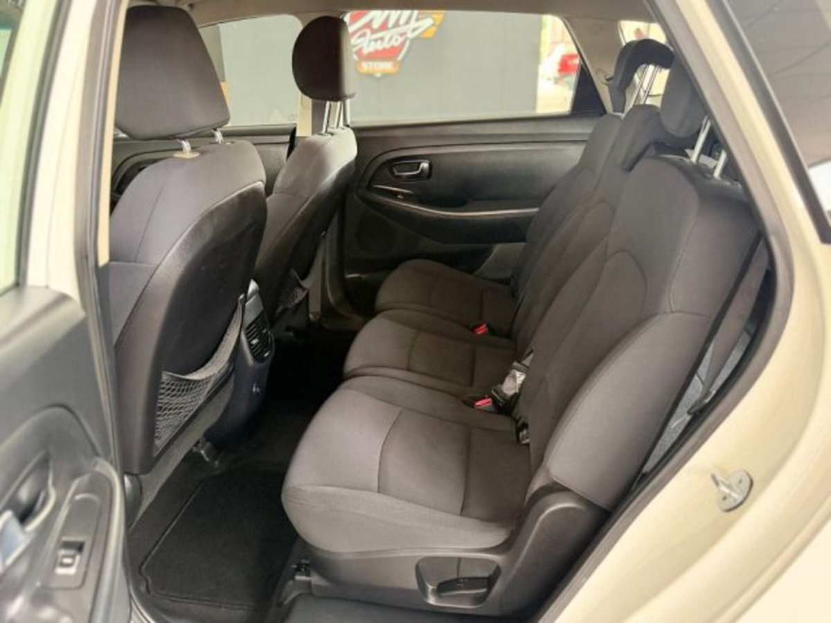 Kia Carens 1.7 CRDi 115 CV Class (10)