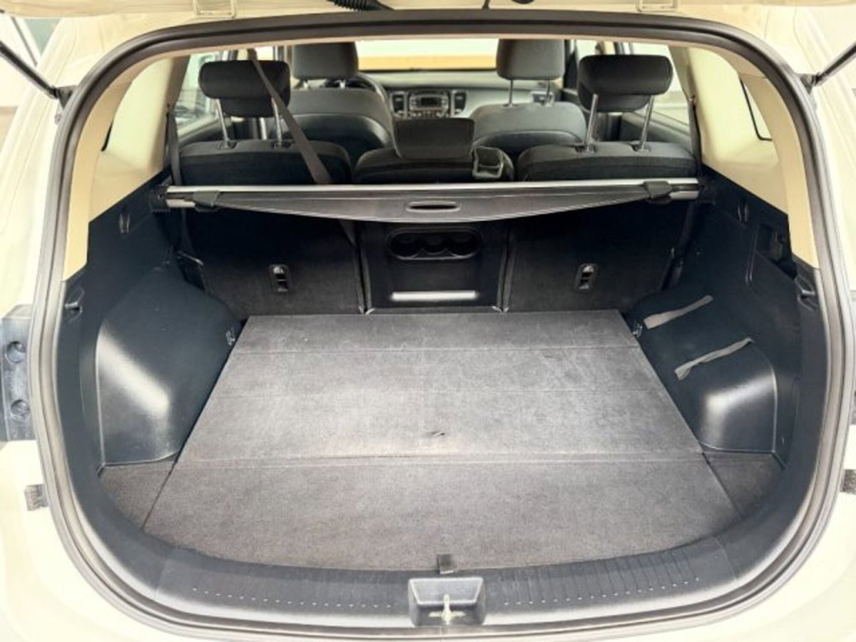 Kia Carens 1.7 CRDi 115 CV Class (12)