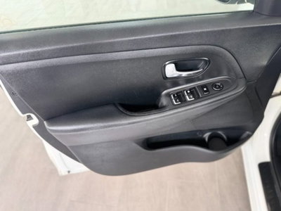 Kia Carens 1.7 CRDi 115 CV Class (15)