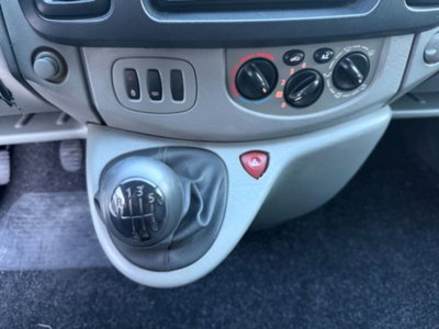 Renault Trafic Furgone T27 1.9 dCi/100CV PC-TN Combi (18)