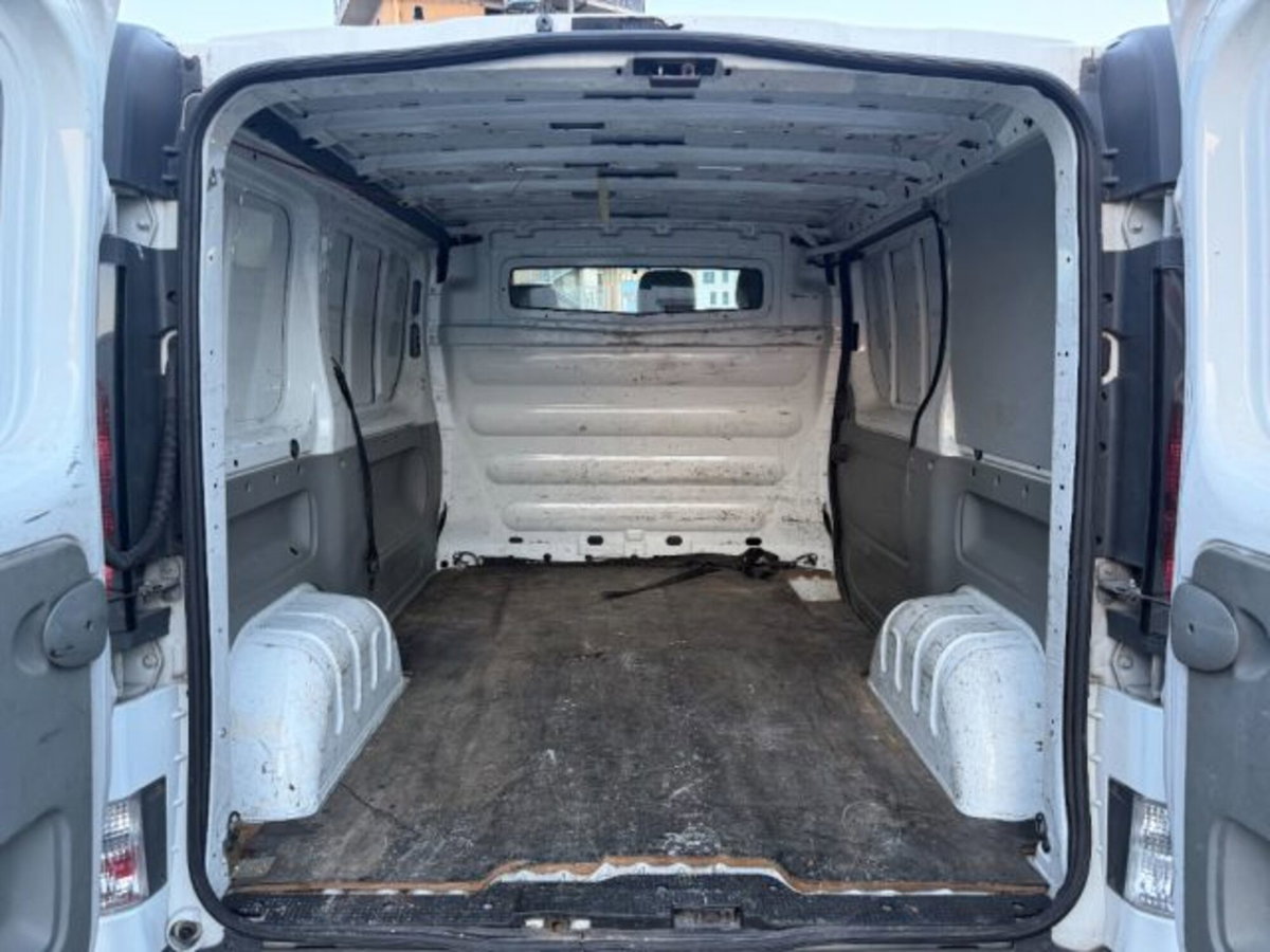 Renault Trafic Furgone T27 1.9 dCi/100CV PC-TN Combi (9)