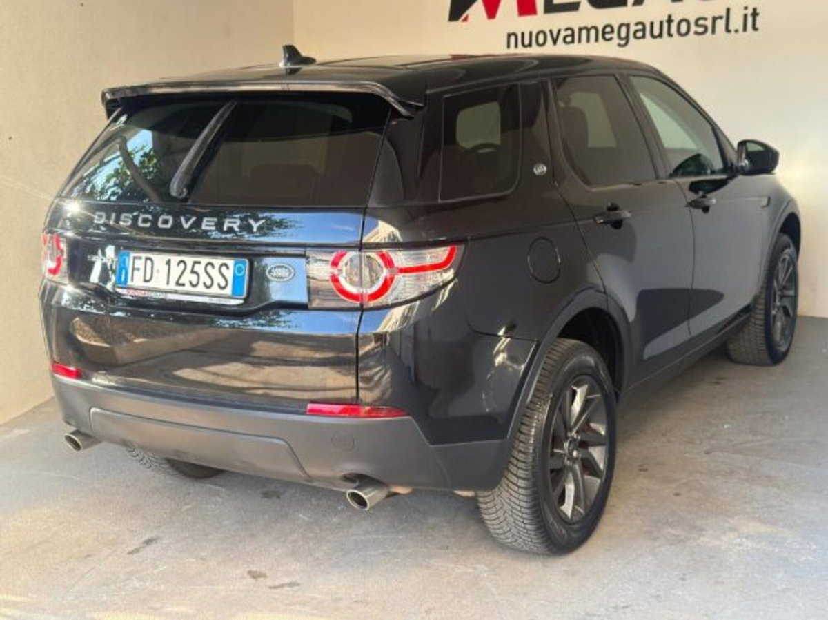Land Rover Discovery Sport 2.0 TD4 150 CV Pure (5)