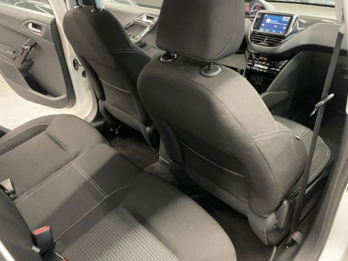 Peugeot 208 VTi 82 CV 5 porte Allure (10)