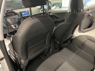 Peugeot 208 VTi 82 CV 5 porte Allure (11)