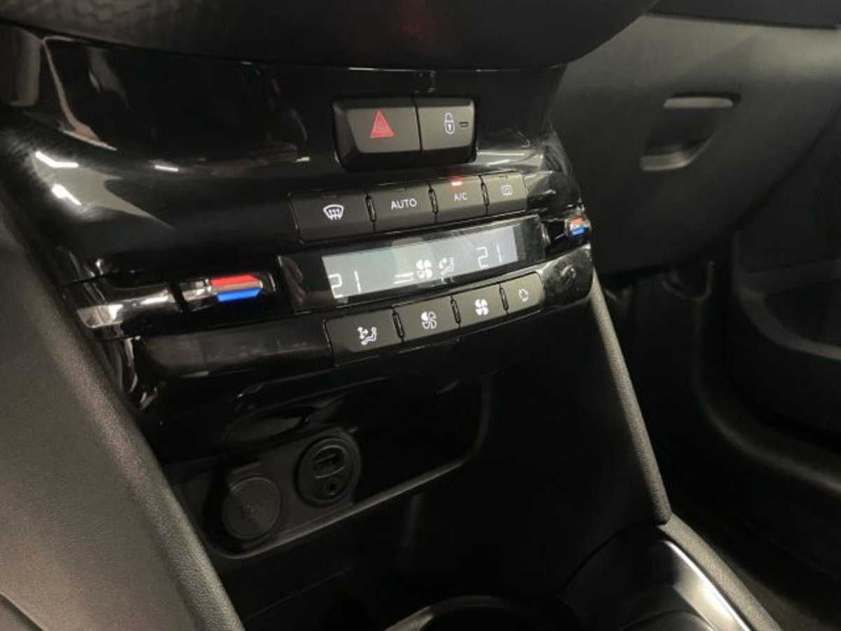 Peugeot 208 VTi 82 CV 5 porte Allure (15)