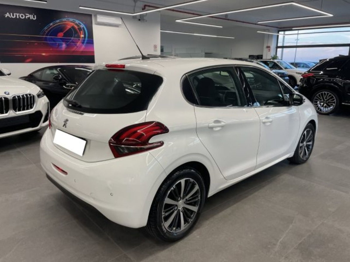 Peugeot 208 VTi 82 CV 5 porte Allure (4)