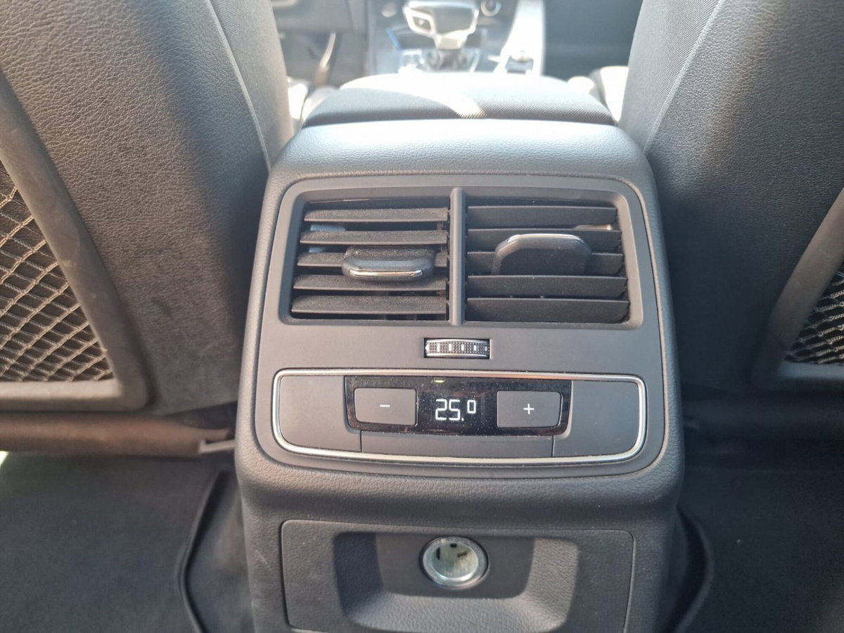Audi A4 Avant 30 2.0 tdi mhev S Line edition 136cv s-tronic (13)