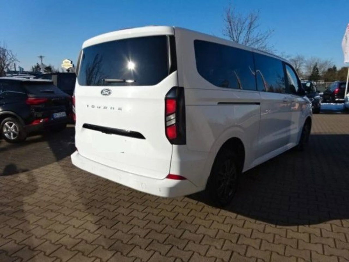 Ford Tourneo Custom 320 2.0 EcoBlue 150CV PL Titanium (3)