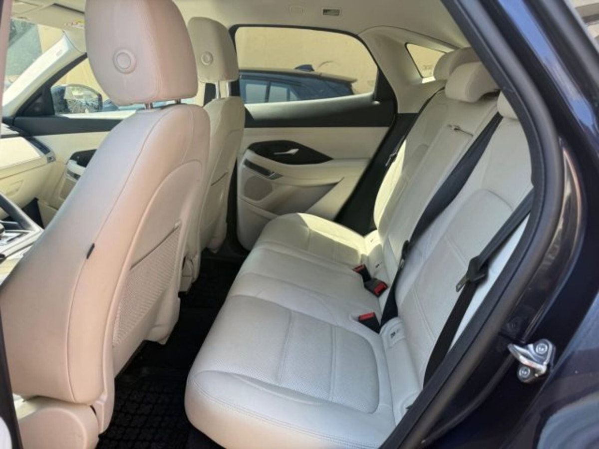 Jaguar E-Pace 2.0D I4 163 CV AWD Auto (11)