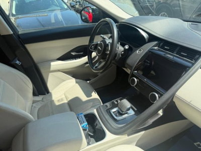 Jaguar E-Pace 2.0D I4 163 CV AWD Auto (12)