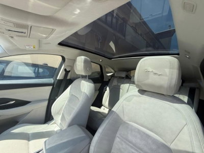 Jaguar E-Pace 2.0D I4 163 CV AWD Auto (8)