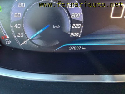 Peugeot 3008 BlueHDi 130 S&S EAT8 GT Line (9)