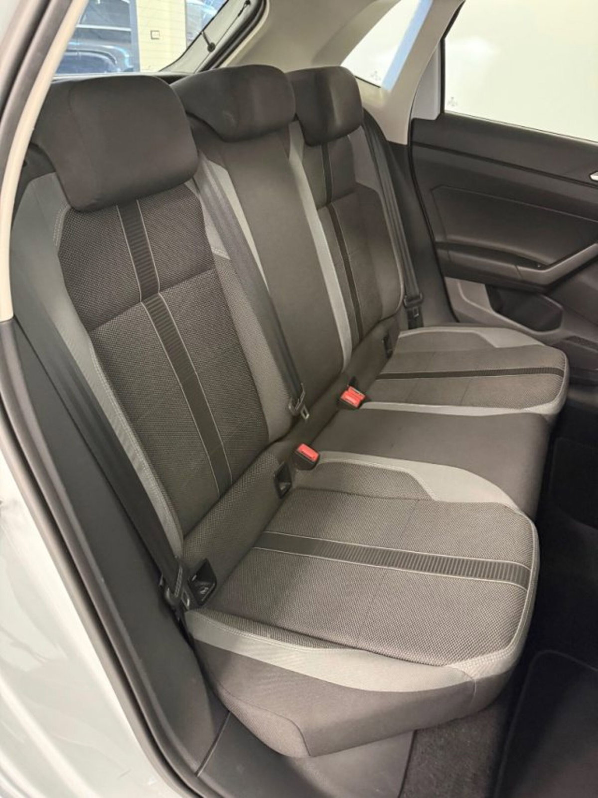 Volkswagen Polo 1.0 tsi R-Line 115cv dsg (13)