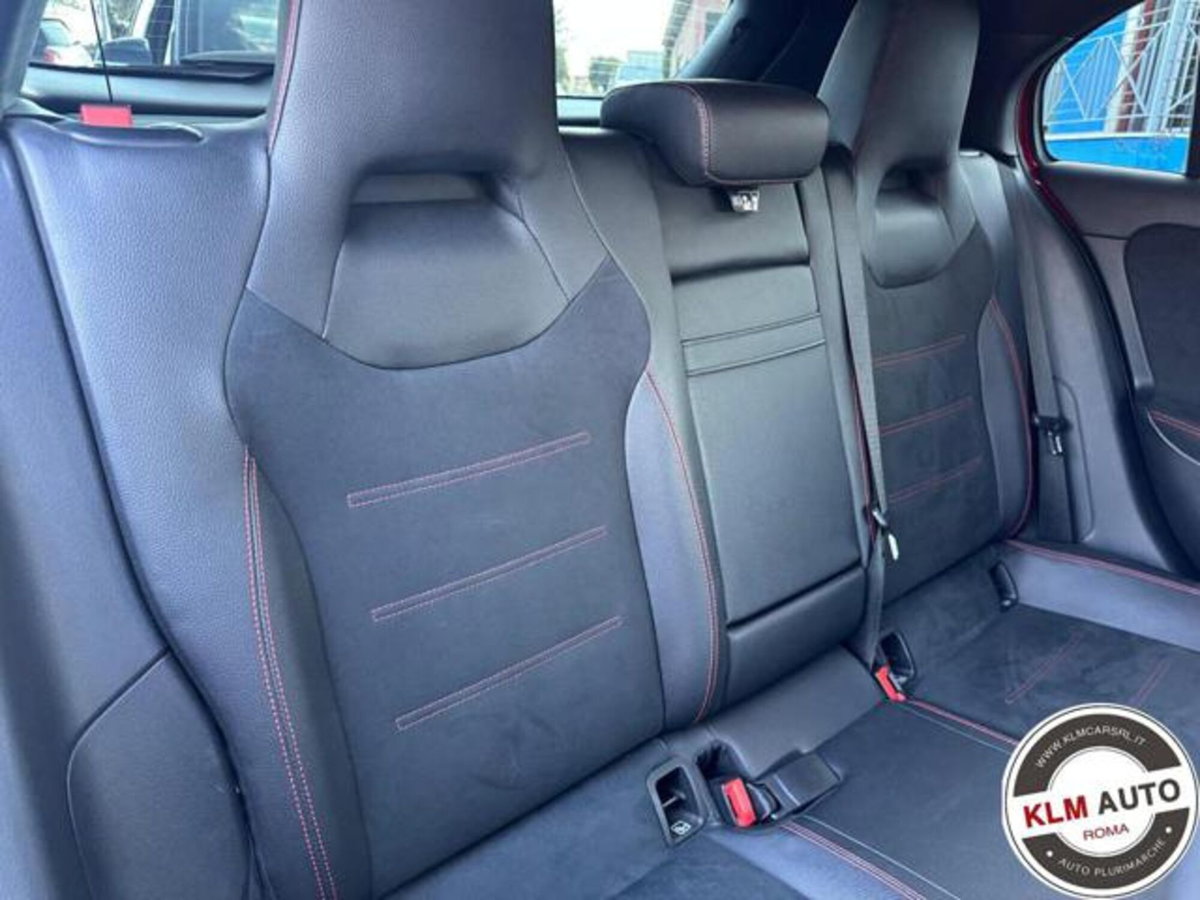 Mercedes-Benz Classe A Sedan 180 d Automatic 4p. Premium (20)