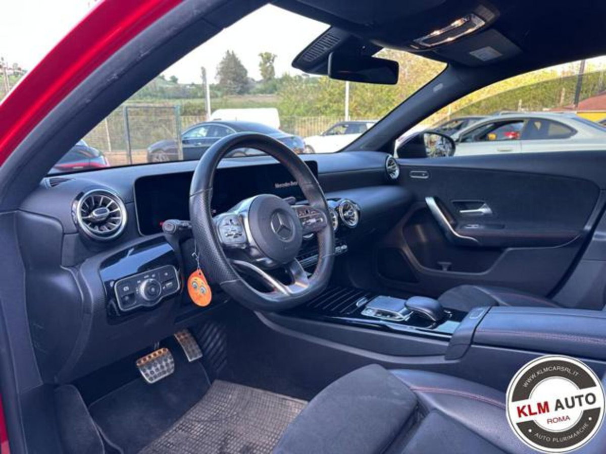 Mercedes-Benz Classe A Sedan 180 d Automatic 4p. Premium (9)