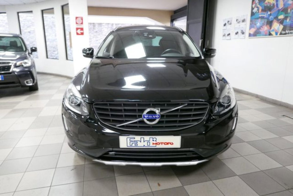 Volvo XC60 D4 AWD Geartronic Kinetic (2)