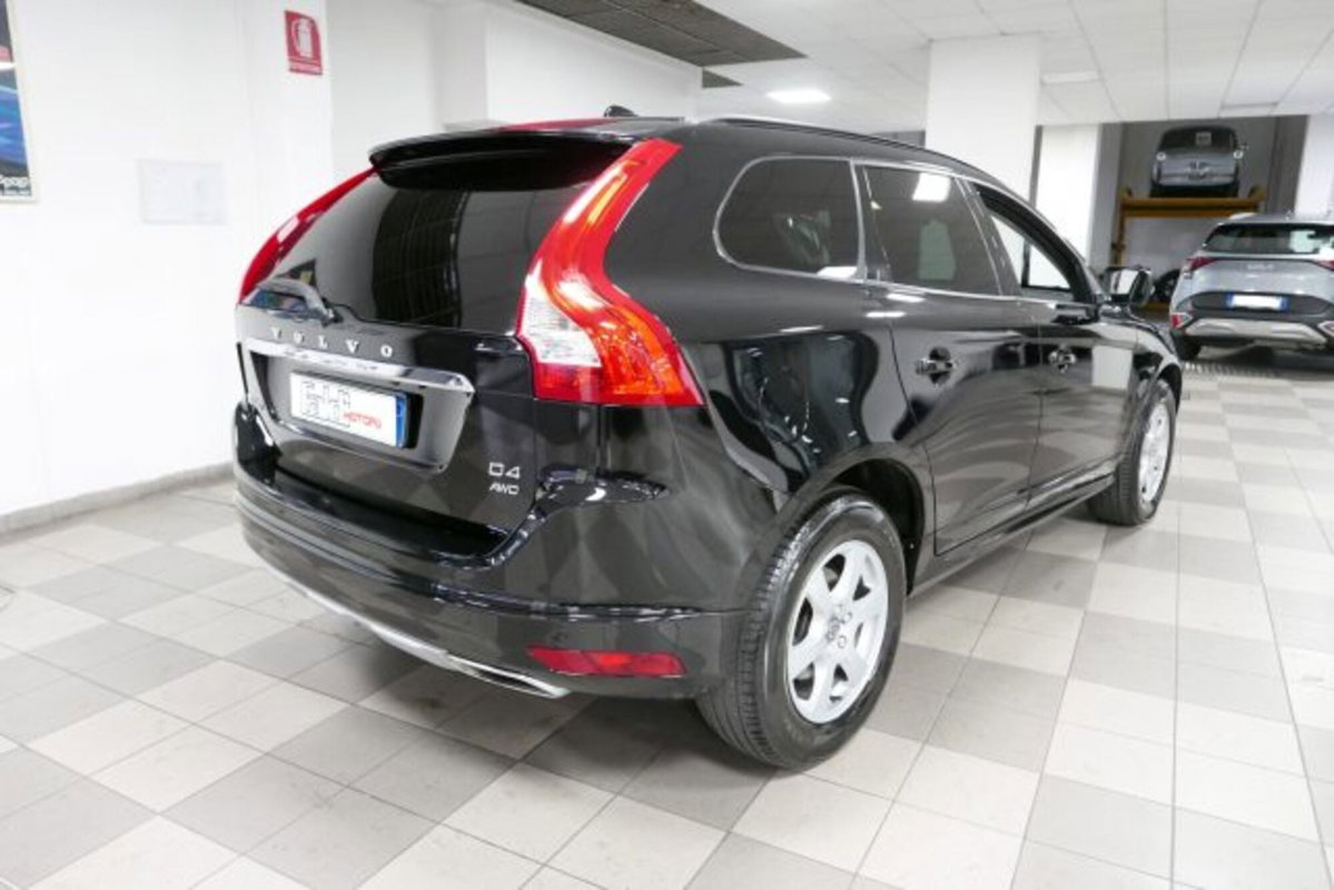Volvo XC60 D4 AWD Geartronic Kinetic (4)