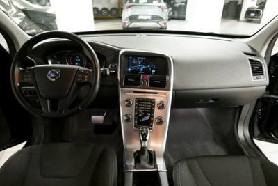 Volvo XC60 D4 AWD Geartronic Kinetic (6)