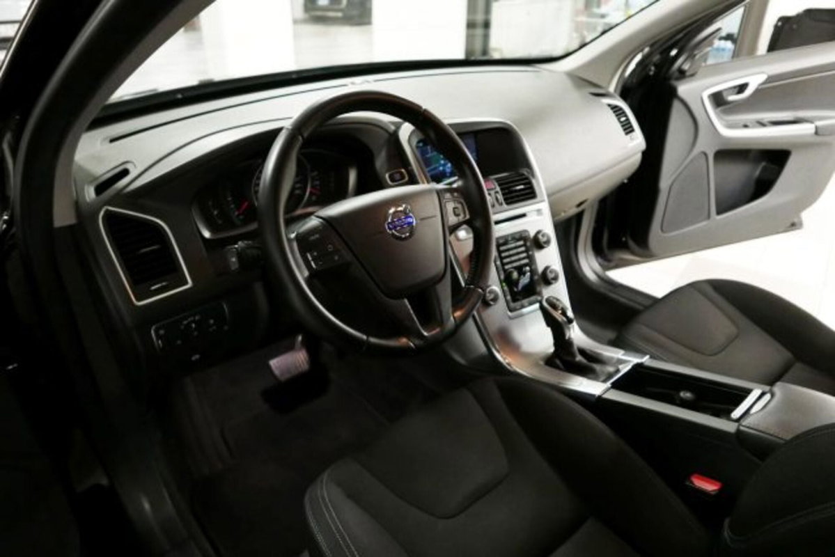 Volvo XC60 D4 AWD Geartronic Kinetic (7)