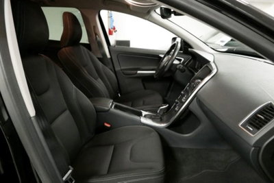Volvo XC60 D4 AWD Geartronic Kinetic (8)