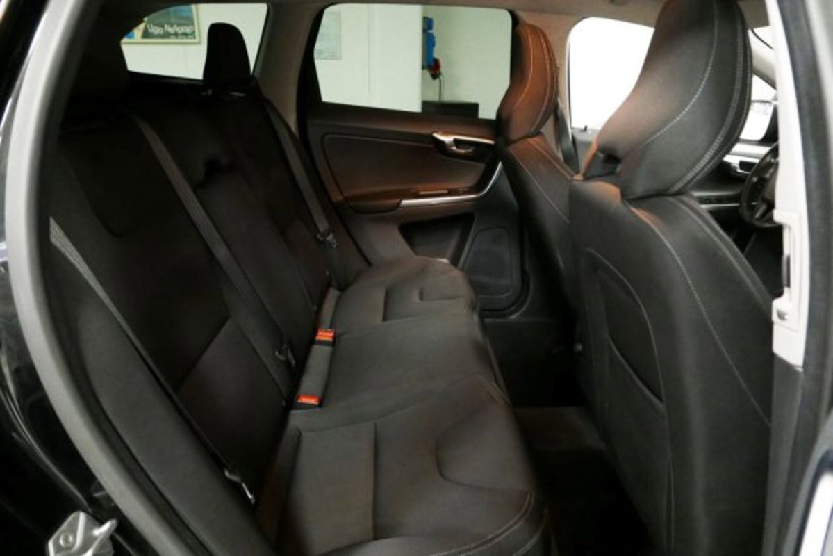 Volvo XC60 D4 AWD Geartronic Kinetic (9)