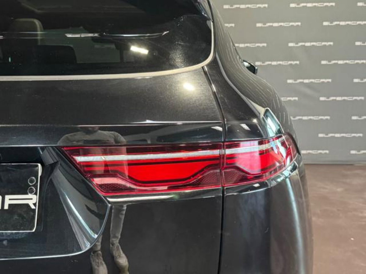 Jaguar F-Pace 2.0 D 204 CV AWD aut. R-Dynamic S (6)