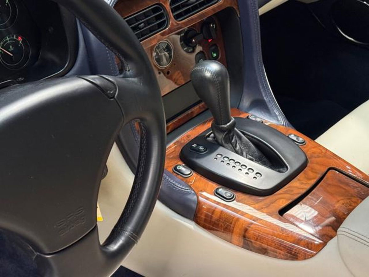 Aston Martin DB7 Coupé Vantage (12)