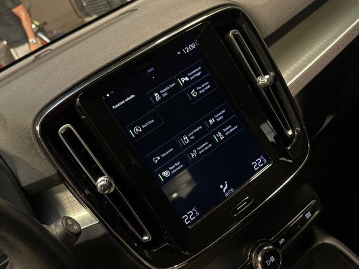 Volvo XC40 D3 Geartronic Business Plus (16)
