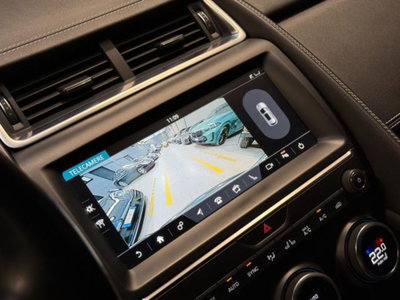 Jaguar E-Pace 2.0D 150 CV AWD aut. R-Dynamic S (16)
