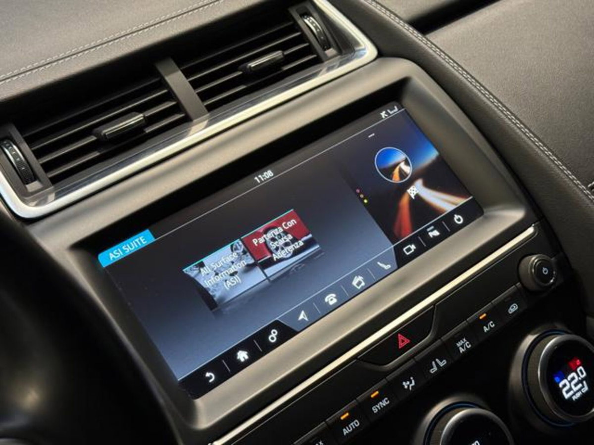 Jaguar E-Pace 2.0D 150 CV AWD aut. R-Dynamic S (17)