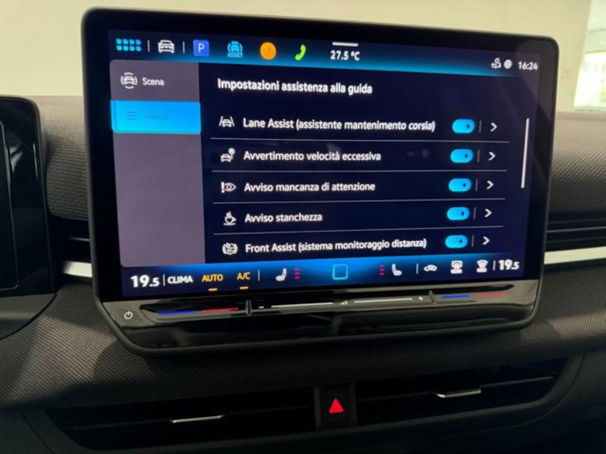 Volkswagen T-Roc 1.5 etsi Life 115cv dsg (12)