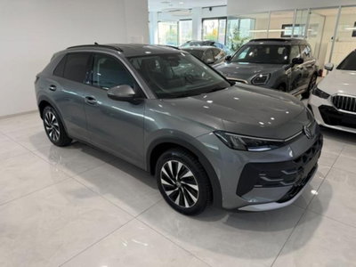 Volkswagen T-Roc 1.5 etsi Life 115cv dsg (2)