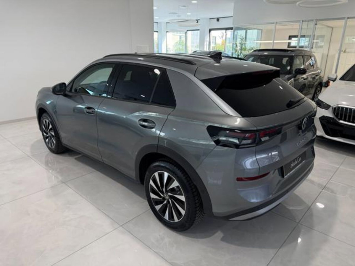 Volkswagen T-Roc 1.5 etsi Life 115cv dsg (3)