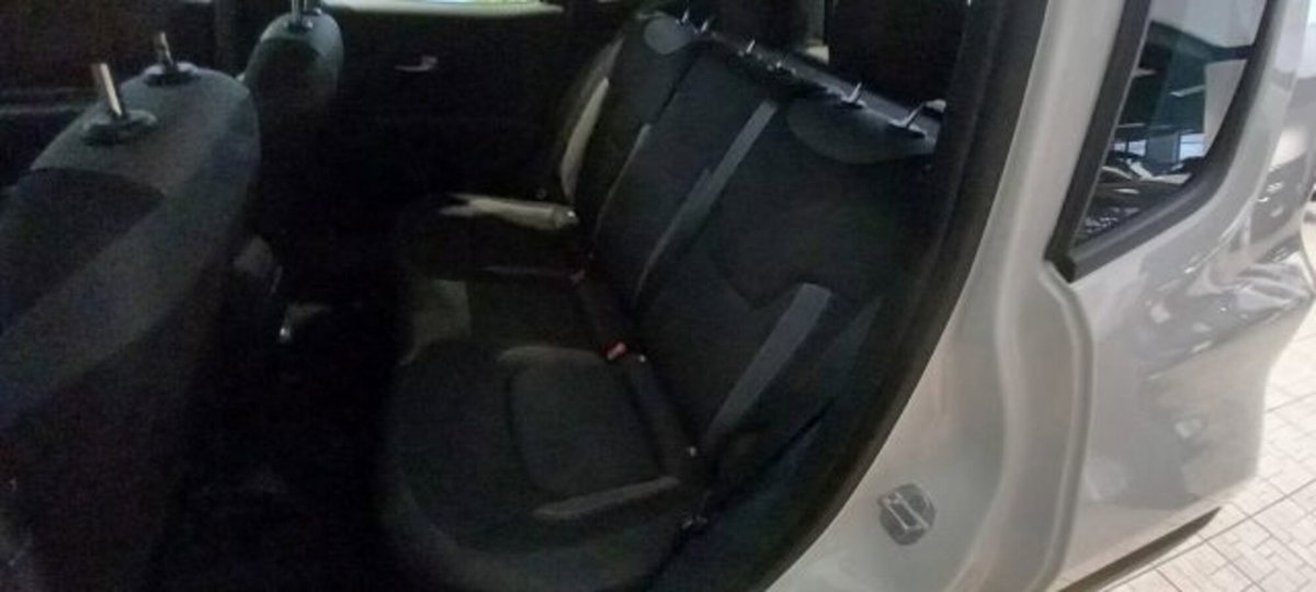 Jeep Renegade 1.6 Mjt 130 CV Limited (8)