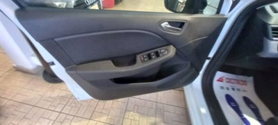 Renault Clio Blue dCi 100 CV 5 porte Evolution (8)