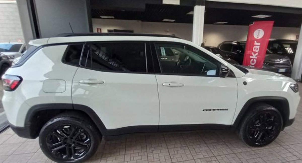Jeep Compass 1.3 turbo t4 phev North Star 4xe auto (3)