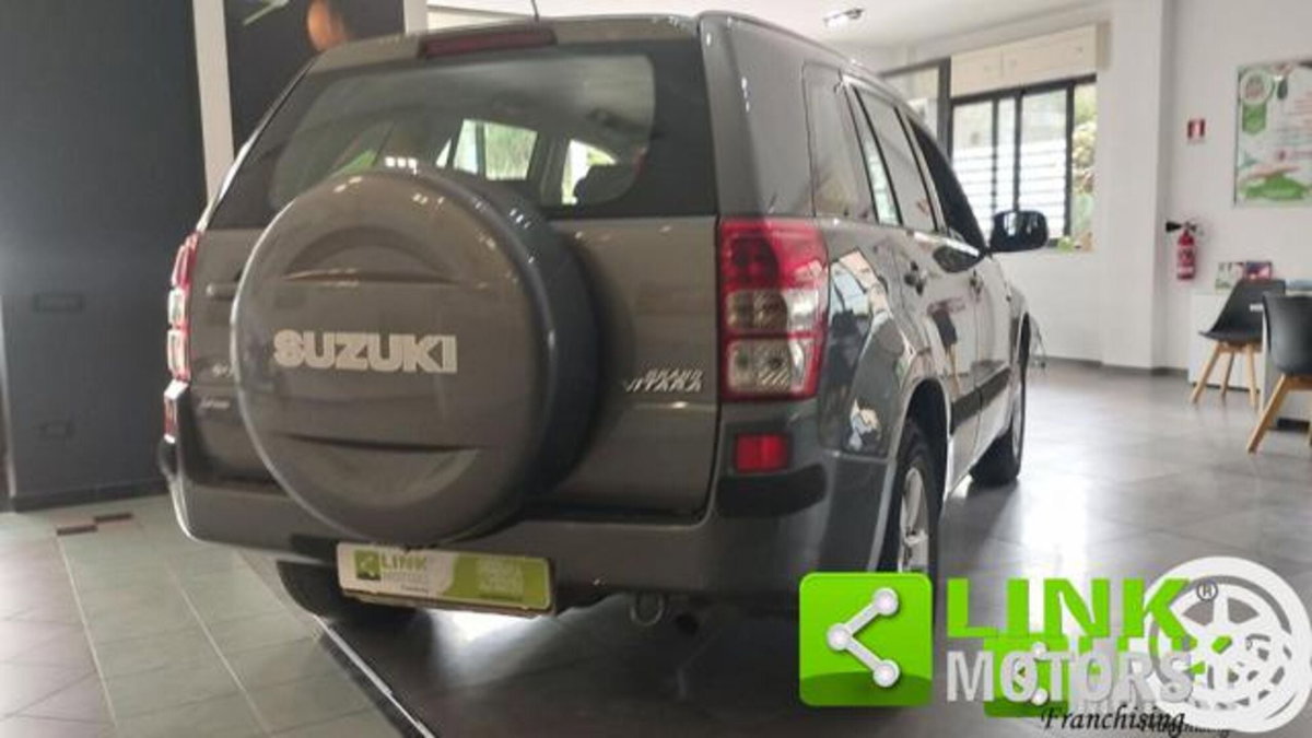 Suzuki Grand Vitara 1.9 DDiS 5 porte Executive (5)
