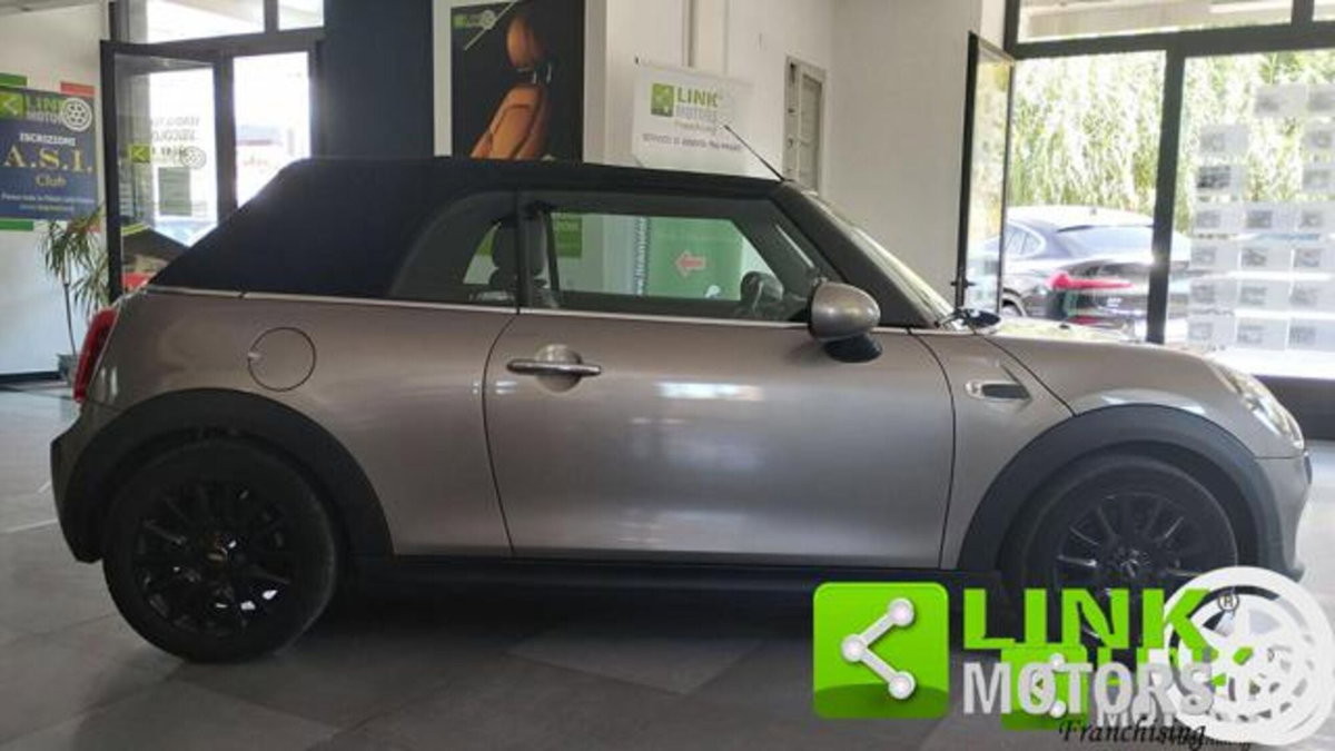 MINI Mini Cabrio 1.5 One Cabrio (4)